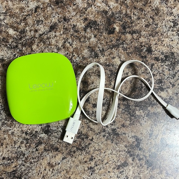 Lepow Moonstone Dual USB Power Bank - Picture 5 of 6